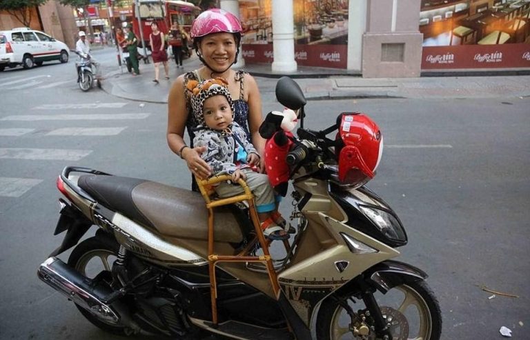 Tìm hiểu các loại ghế xe máy cho bé, ghế cho bé ngồi xe máy ...